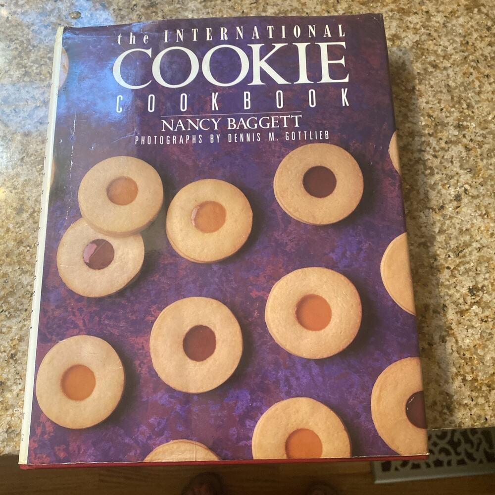 The International Cookie  Cookbook 1988 HC (BY Nancy Baggett) (Used Very Good)